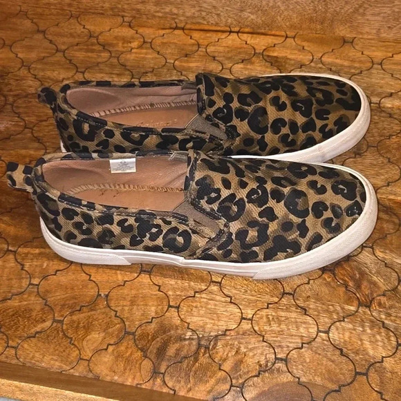 Tommy Bahama leopard women's shoes pull on moccasins - Picture 1 of 14
